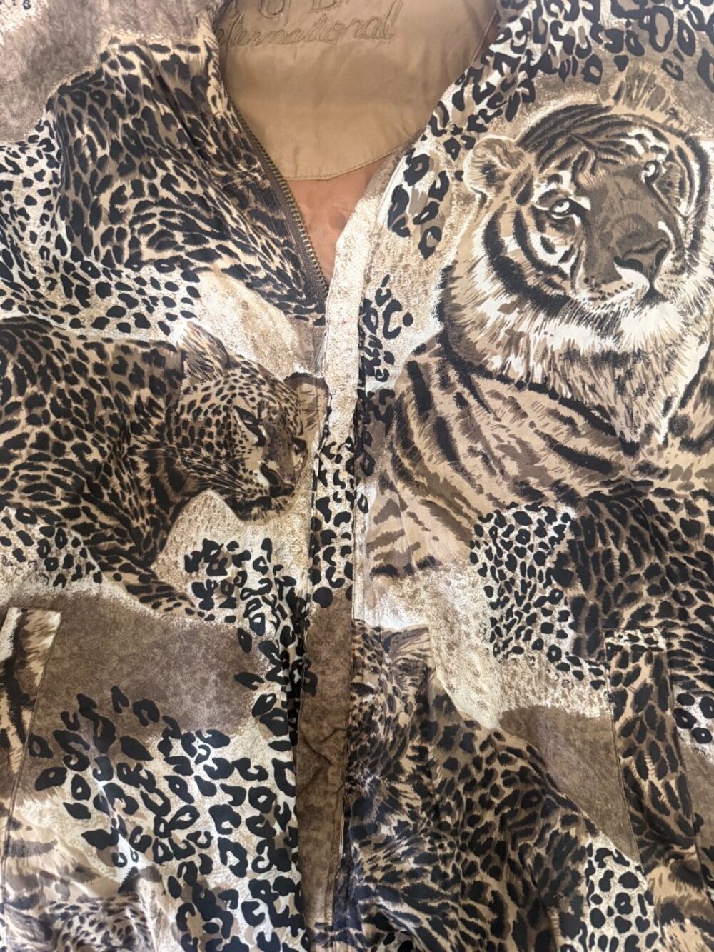 Vintage FU DA International Silk Animal Print Bomber Jacket L - Picture 4 of 11